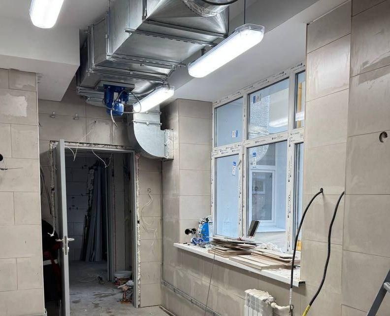 Тульские рабочие завершили подключение вентиляции в мариупольском детсаду №76