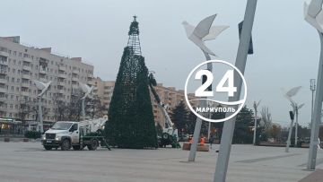 Продолжается подготовка города к Новогодним праздникам!