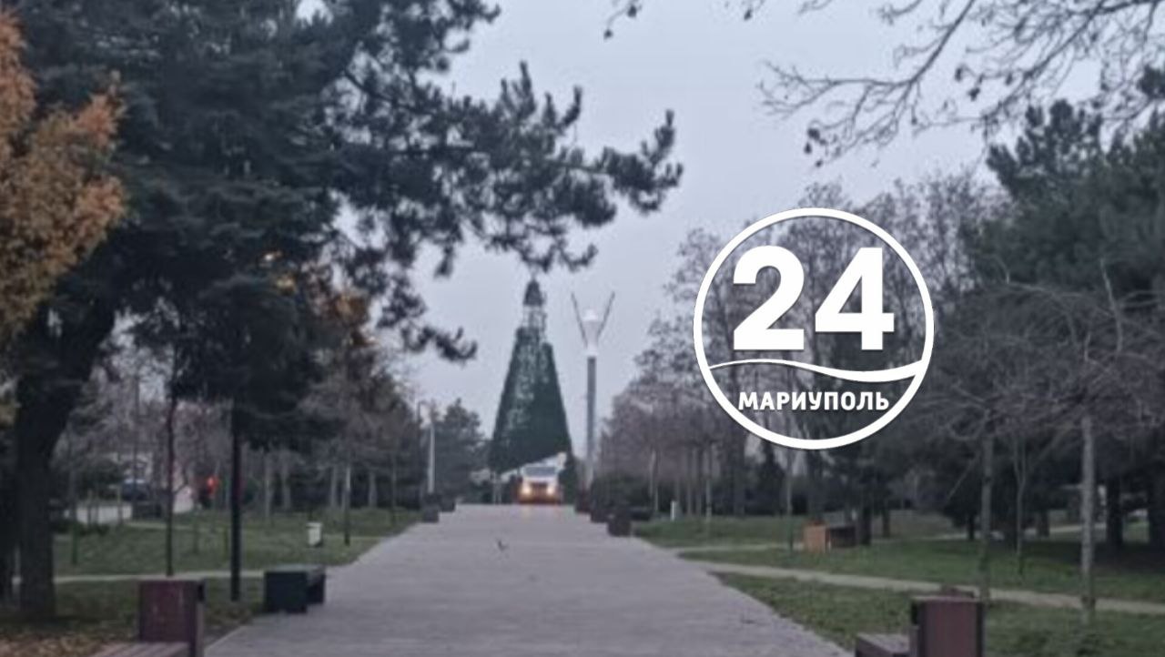 Продолжается подготовка города к Новогодним праздникам! Продолжается подготовка города к Новогодним праздникам!