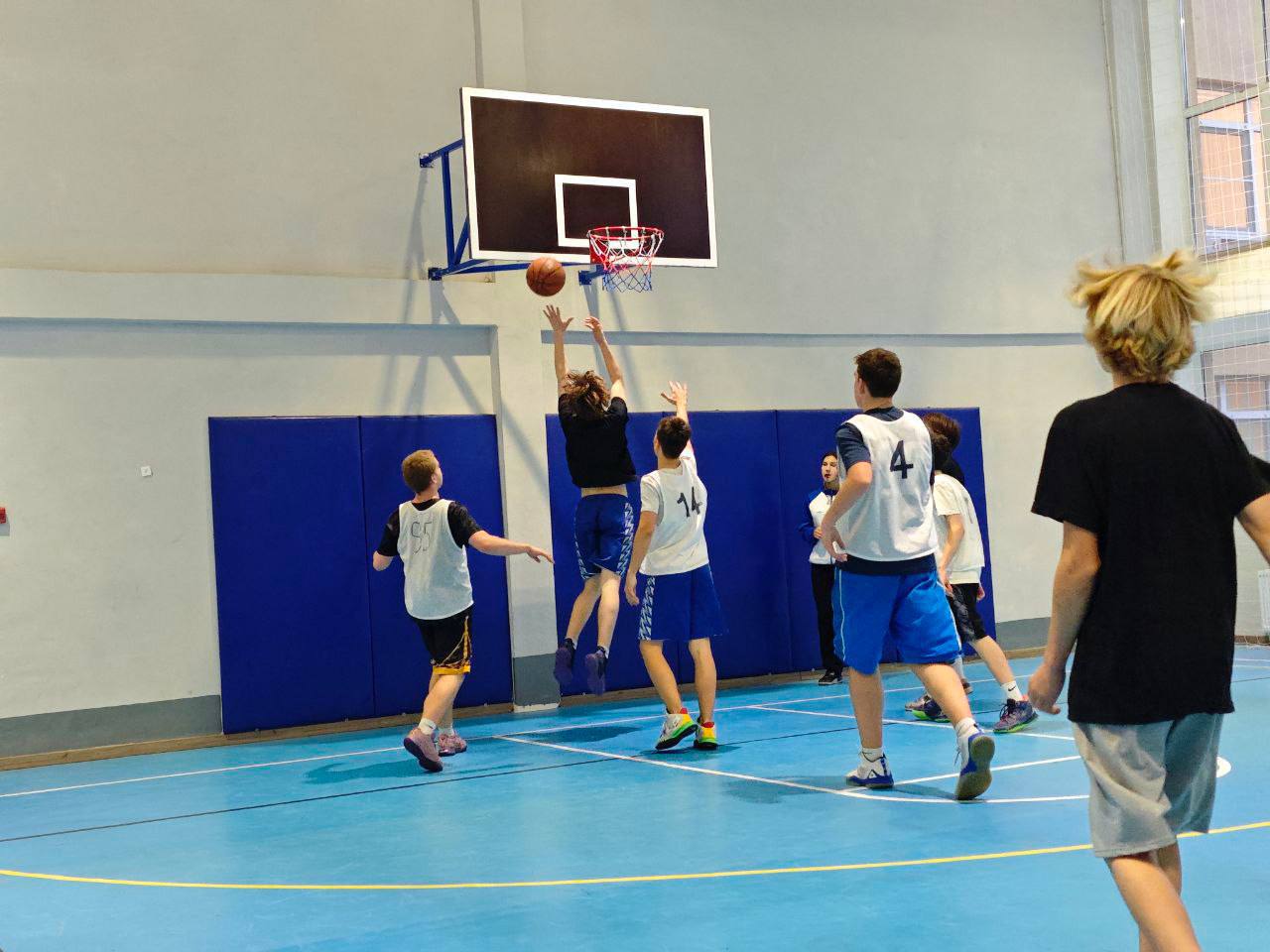 8-й игровой день Школьной Баскетбольной Лиги«Za Баскет» 8-й игровой день Школьной Баскетбольной Лиги«Za Баскет»