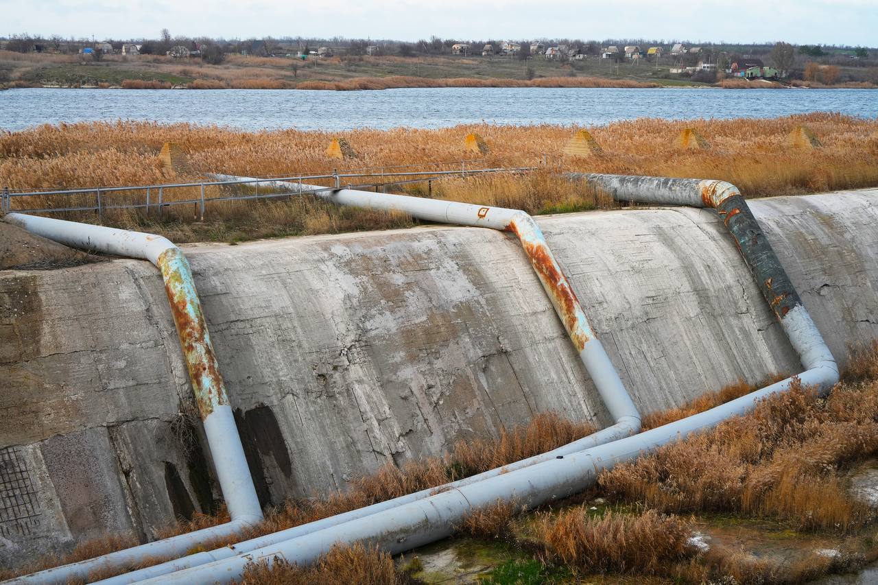 Конец дефицита воды в Мариуполе близок: Павлопольская насосная станция впервые запитала новый водовод Конец дефицита воды в Мариуполе близок: Павлопольская насосная станция впервые запитала новый водовод