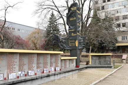 Пока мы помним, они живы: в Донецке почтили память военкоров, погибших при исполнении