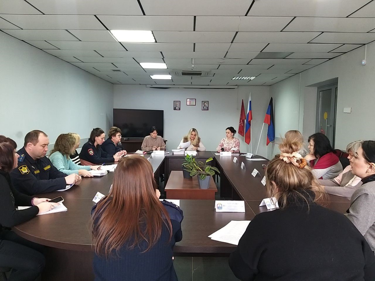 МУП "Зеленстрой" провел благоустройство кринички в парке имени Петровского МУП "Зеленстрой" провел благоустройство кринички в парке имени Петровского