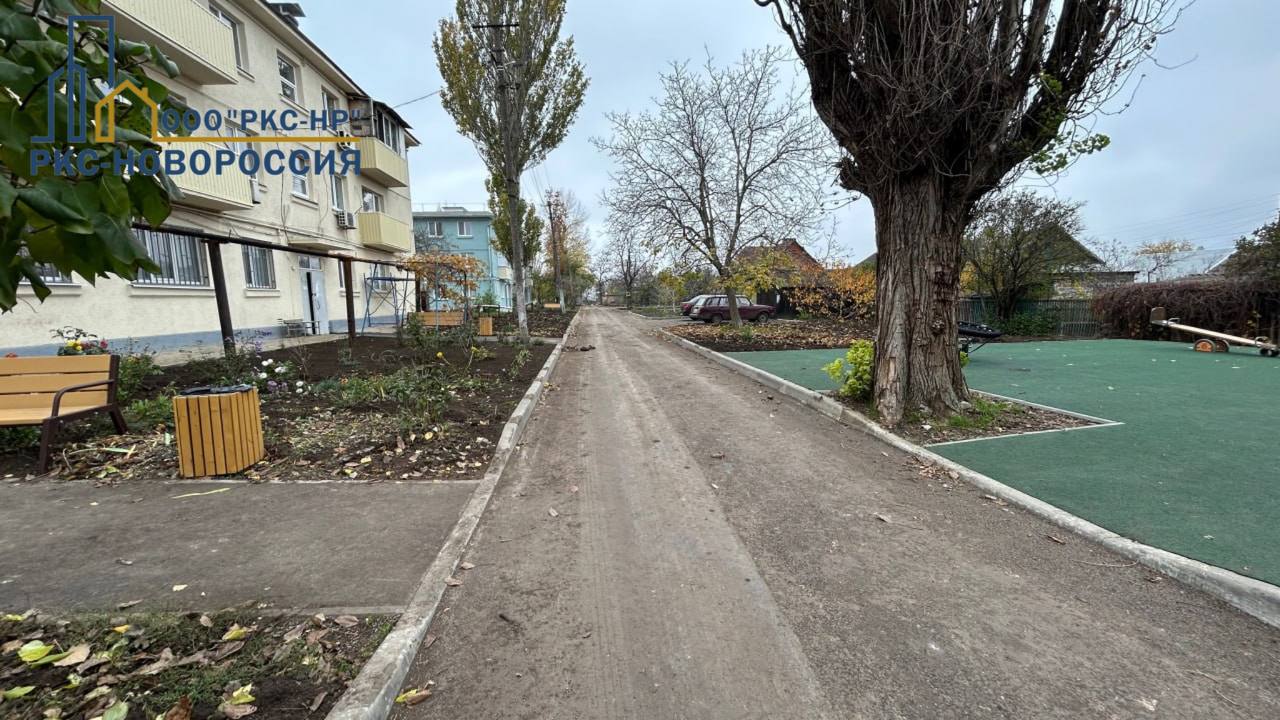 В рамках программы «Благоустройство придомовых территорий 2024-2026» завершены работы во дворе дома на проспекте Строителей в Мариуполе В рамках программы «Благоустройство придомовых территорий 2024-2026» завершены работы во дворе дома на проспекте Строителей в Мариуполе