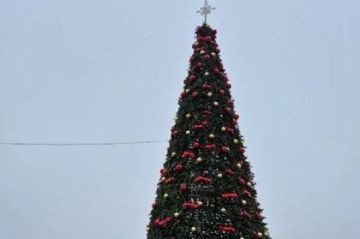 В Мариуполе энергетики проверяют праздничную иллюминацию к Новому году