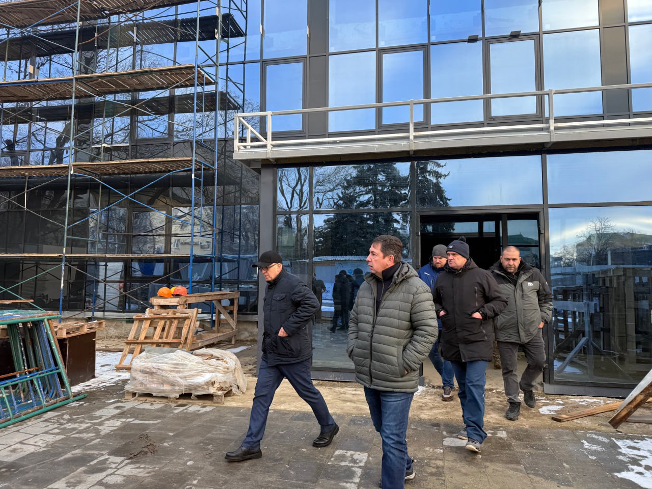 Санкт-Петербург помогает Мариуполю вернуться к жизни! Санкт-Петербург помогает Мариуполю вернуться к жизни!