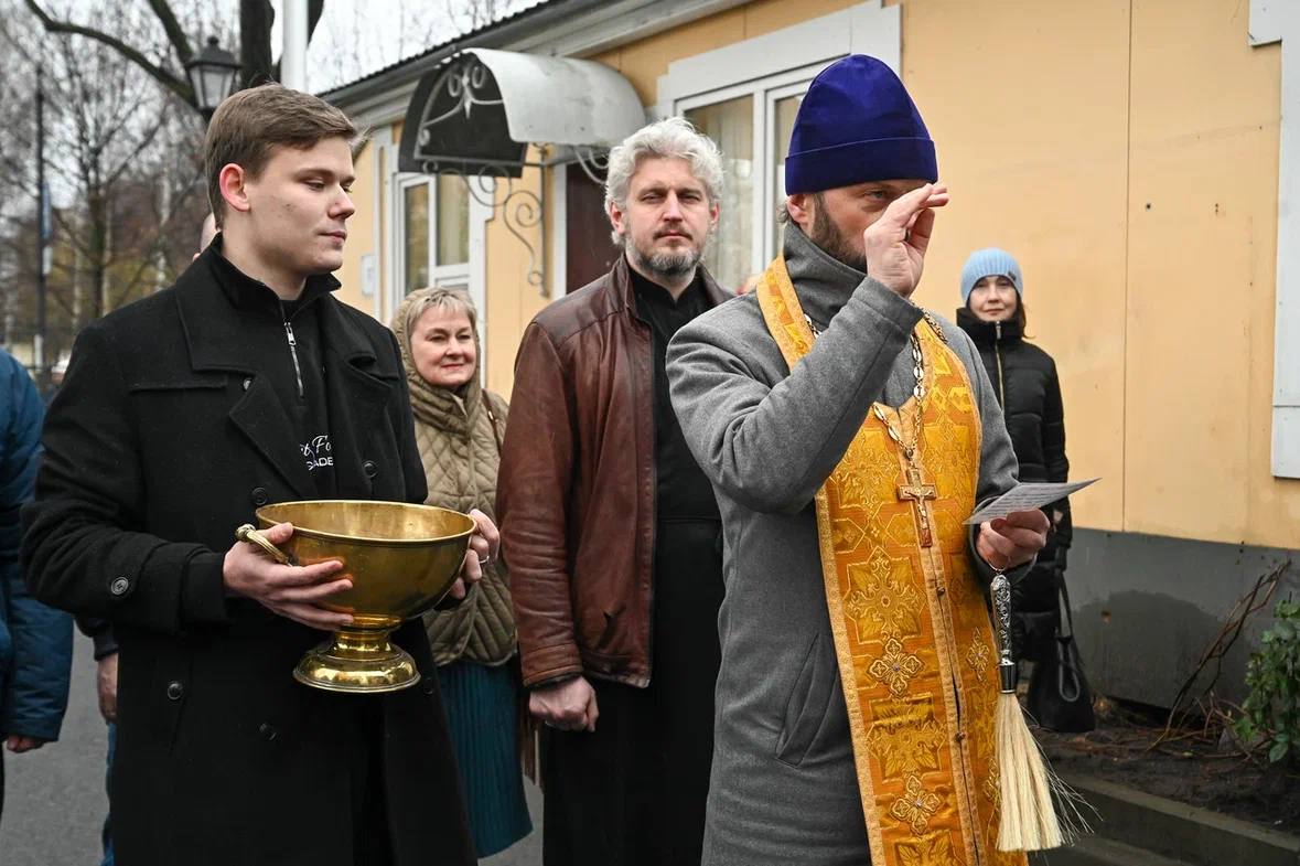 В преддверии Нового года петербургские волонтёры передали в Донбасс две тысячи новогодних подарков для детей и подопечных социальных учреждений В преддверии Нового года петербургские волонтёры передали в Донбасс две тысячи новогодних подарков для детей и подопечных социальных учреждений