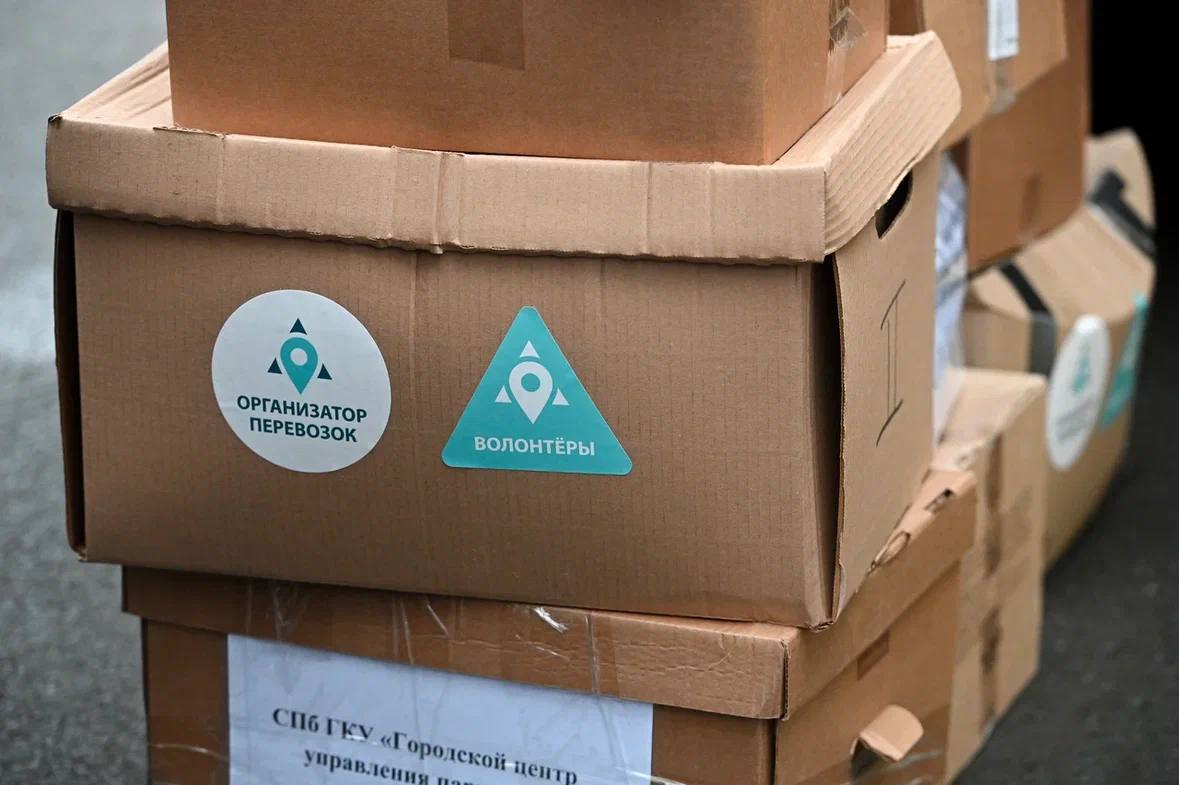 В преддверии Нового года петербургские волонтёры передали в Донбасс две тысячи новогодних подарков для детей и подопечных социальных учреждений В преддверии Нового года петербургские волонтёры передали в Донбасс две тысячи новогодних подарков для детей и подопечных социальных учреждений