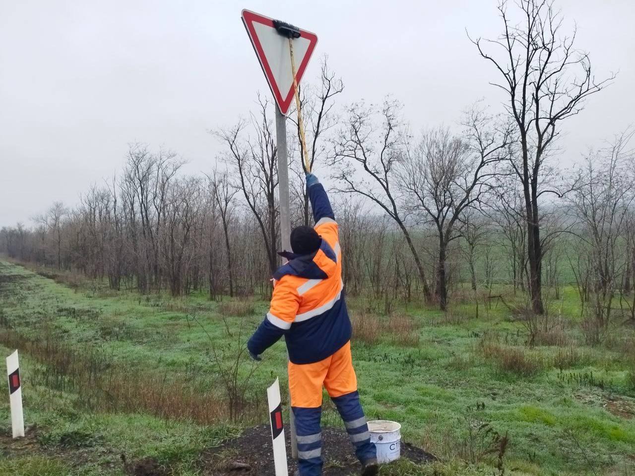 Продолжаем работы в рамках зимнего содержания на автомобильных дорогах общего пользования Продолжаем работы в рамках зимнего содержания на автомобильных дорогах общего пользования