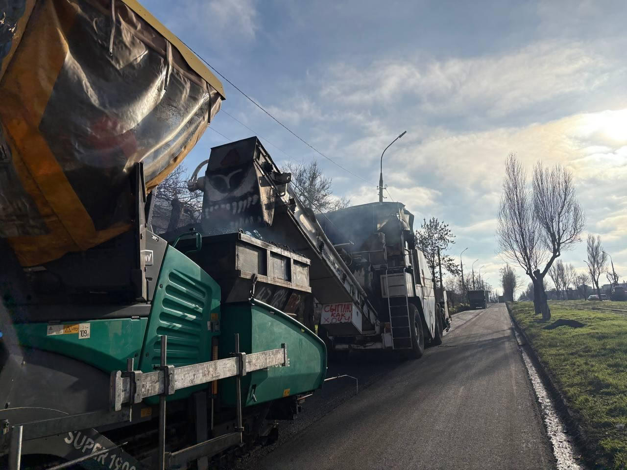 В Мариуполе приступили к дорожным работам по программе 2026 года В Мариуполе приступили к дорожным работам по программе 2026 года