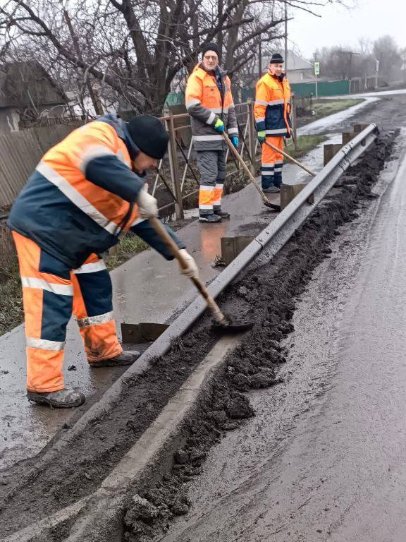 Продолжаем работы в рамках зимнего содержания на автомобильных дорогах общего пользования Продолжаем работы в рамках зимнего содержания на автомобильных дорогах общего пользования