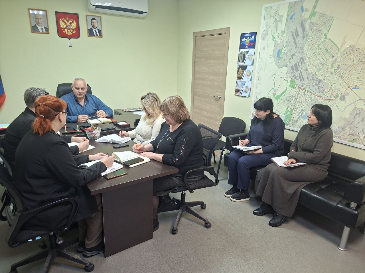 Состоялась встреча руководителя Управы Ильичевского внутригородского района города Мариуполь Скударь Владимира с сотрудниками Управы