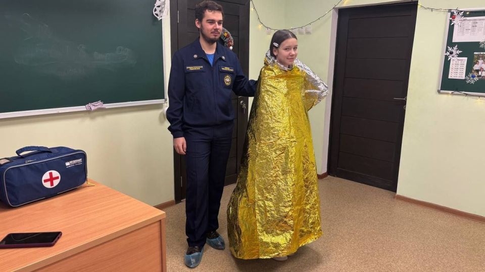 Добровольцы Мариупольского местного отделения Донецкого РО ВСКС провели очередную встречу со школьниками в рамках проекта «Новые маршруты» Добровольцы Мариупольского местного отделения Донецкого РО ВСКС провели очередную встречу со школьниками в рамках проекта «Новые маршруты»