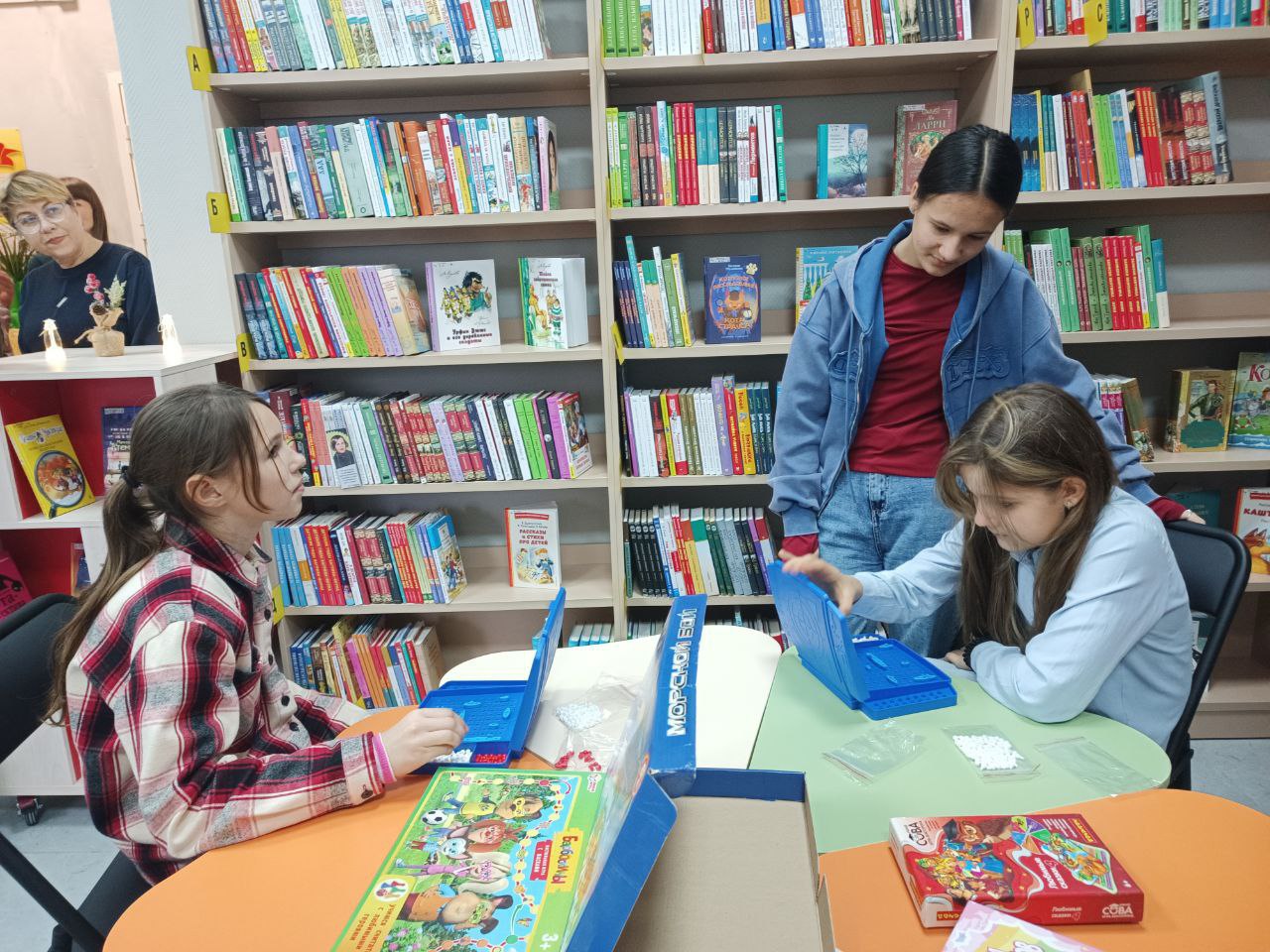 Вчера в поселке Володарское торжественно открыли детскую и взрослую модельные библиотеки Вчера в поселке Володарское торжественно открыли детскую и взрослую модельные библиотеки