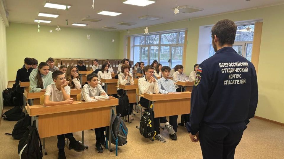 Добровольцы Мариупольского местного отделения Донецкого РО ВСКС провели очередную встречу со школьниками в рамках проекта «Новые маршруты» Добровольцы Мариупольского местного отделения Донецкого РО ВСКС провели очередную встречу со школьниками в рамках проекта «Новые маршруты»