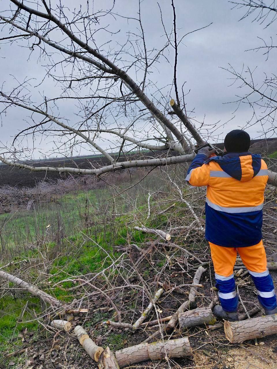 Продолжаем обеспечивать комфортный проезд на автомобильных дорогах общего пользования Продолжаем обеспечивать комфортный проезд на автомобильных дорогах общего пользования