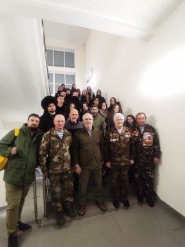 Дмитрий Огилец: В преддверии Дня ввода войск СССР в Афганистан активисты Мариупольской городской организации "Российский союз ветеранов Афганистана и специальных военных операций" и Союза десантников Приазовья встретились со...