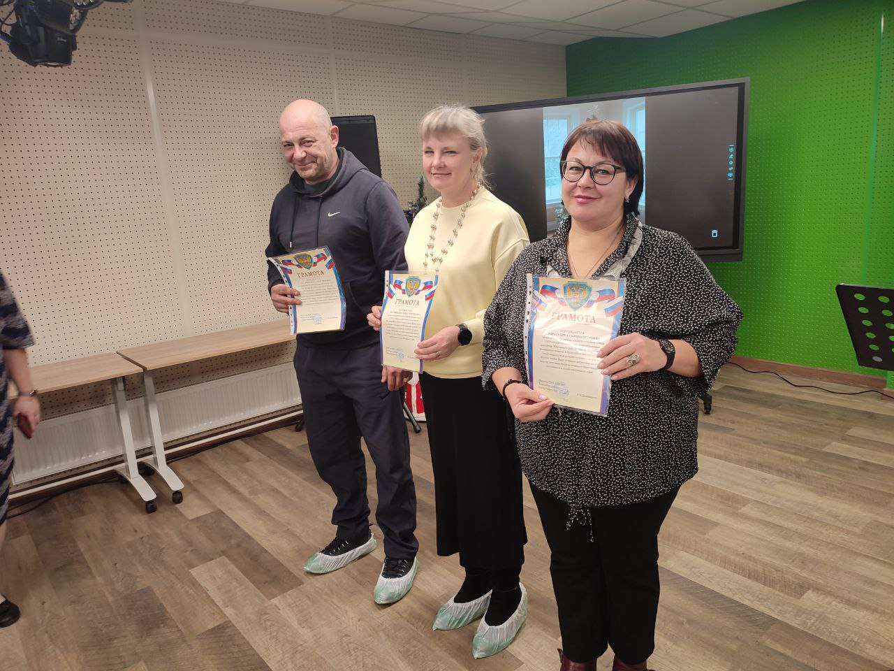 Новогоднее чудо для старшего поколения в Мариуполе! Новогоднее чудо для старшего поколения в Мариуполе!