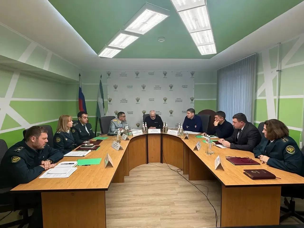 Заместитель руководителя ФТС России Олег Губайдулин посетил регионы деятельности Донецкой и Луганской таможен Заместитель руководителя ФТС России Олег Губайдулин посетил регионы деятельности Донецкой и Луганской таможен