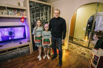 Глава Мариуполя подарил праздник двум девочкам в рамках акции «Елка желаний»