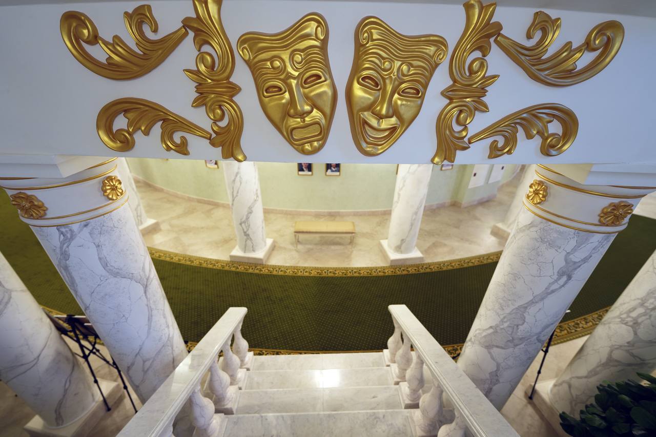 Санкт-Петербург восстановил и построил около 50 объектов в Мариуполе