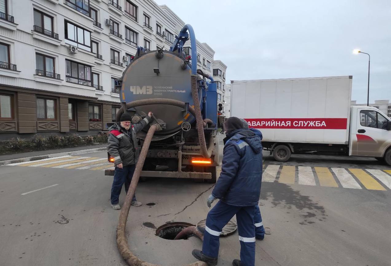 Петербургские специалисты в течение года помогали восстанавливать в Мариуполе инженерные сети Петербургские специалисты в течение года помогали восстанавливать в Мариуполе инженерные сети