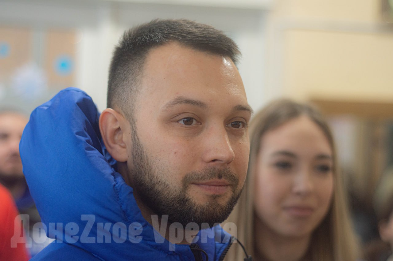 Праздничная акция не только для детей: Волонтерская рота открыла гуманитарный центр для беженцев в Ясиноватой Праздничная акция не только для детей: Волонтерская рота открыла гуманитарный центр для беженцев в Ясиноватой