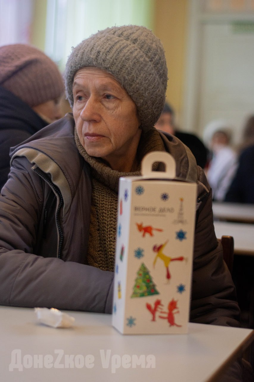 Праздничная акция не только для детей: Волонтерская рота открыла гуманитарный центр для беженцев в Ясиноватой Праздничная акция не только для детей: Волонтерская рота открыла гуманитарный центр для беженцев в Ясиноватой