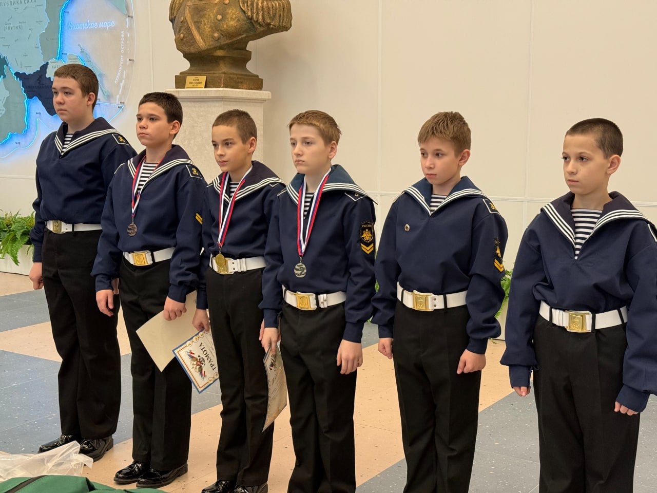 Санкт-Петербург поздравил курсантов Нахимовского военно-морского училища города-побратима Мариуполя с наступающим Новым годом! Санкт-Петербург поздравил курсантов Нахимовского военно-морского училища города-побратима Мариуполя с наступающим Новым годом!