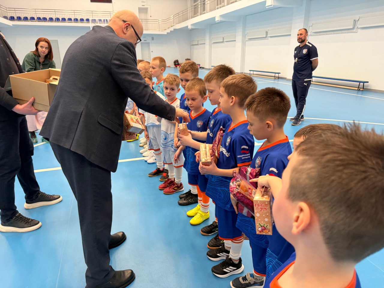 Санкт-Петербург поздравил юных футболистов города-побратима Мариуполя с наступающим Новым годом! Санкт-Петербург поздравил юных футболистов города-побратима Мариуполя с наступающим Новым годом!