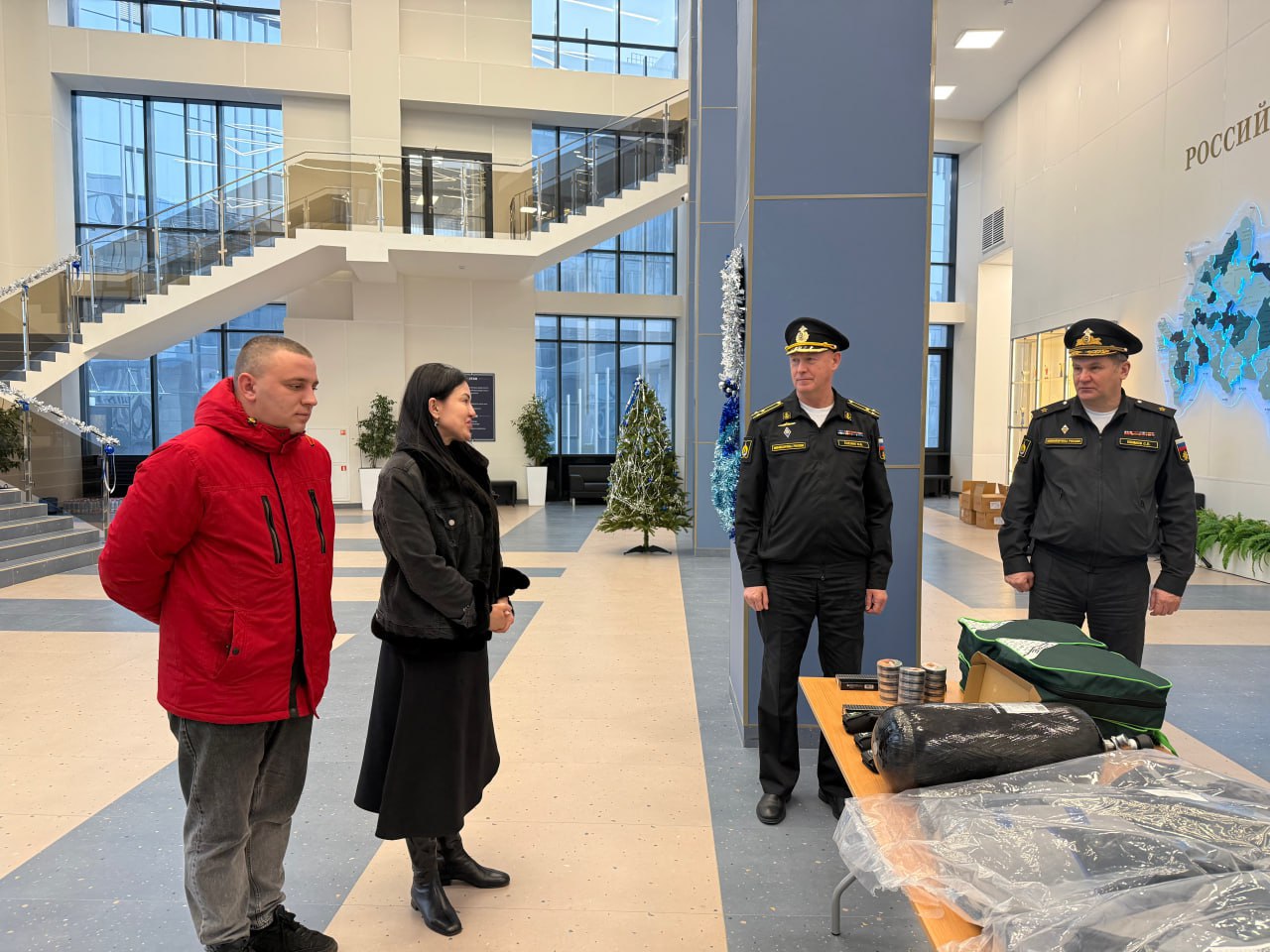 Санкт-Петербург поздравил курсантов Нахимовского военно-морского училища города-побратима Мариуполя с наступающим Новым годом! Санкт-Петербург поздравил курсантов Нахимовского военно-морского училища города-побратима Мариуполя с наступающим Новым годом!