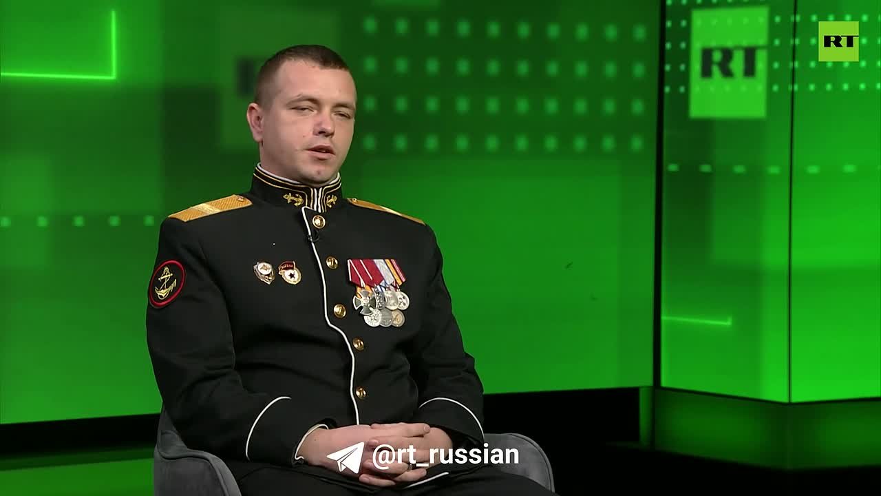 Штурмовал Мариуполь. Несмотря на окружение, четыре дня держал оборону с сослуживцами