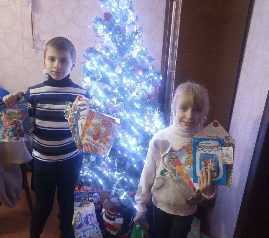 Валерия Петрусевич: Мы продолжаем радовать детвору презентами, сладкими подарками Валерия Петрусевич: Мы продолжаем радовать детвору презентами, сладкими подарками