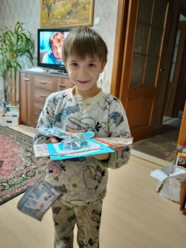 Валерия Петрусевич: Посмотрите на эти радостные лица ребят, которым наши волонтеры Добра вручили сладкие новогодние подарки Валерия Петрусевич: Посмотрите на эти радостные лица ребят, которым наши волонтеры Добра вручили сладкие новогодние подарки