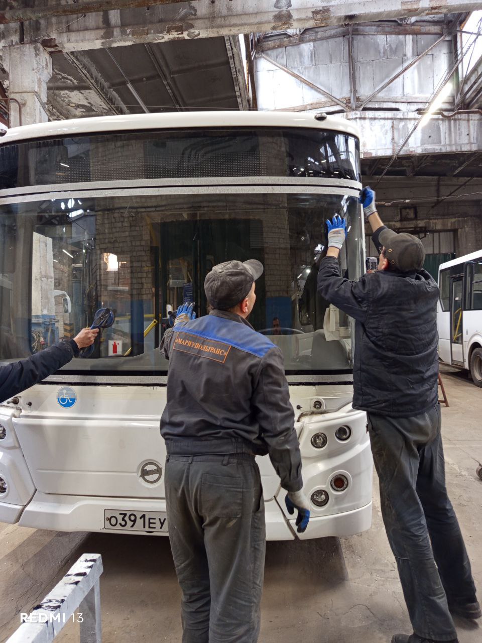 Мариупольтранс: Ежедневно специалисты автобусного и троллейбусного парка МУП "МАРИУПОЛЬТРАНС" производят осмотр, ремонт и наладку подвижного состава, что способствует обеспечению безопасности и комфорту пассажиров