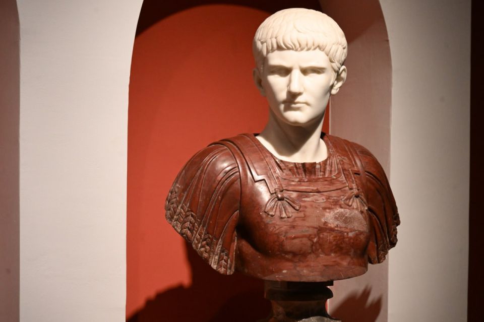 Денис Пушилин: 230 работ русских и европейских художников представлены для посетителей в обновленном Донецком республиканском художественном музее Денис Пушилин: 230 работ русских и европейских художников представлены для посетителей в обновленном Донецком республиканском художественном музее