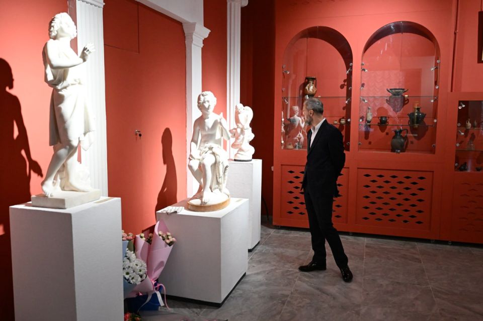 Денис Пушилин: 230 работ русских и европейских художников представлены для посетителей в обновленном Донецком республиканском художественном музее Денис Пушилин: 230 работ русских и европейских художников представлены для посетителей в обновленном Донецком республиканском художественном музее