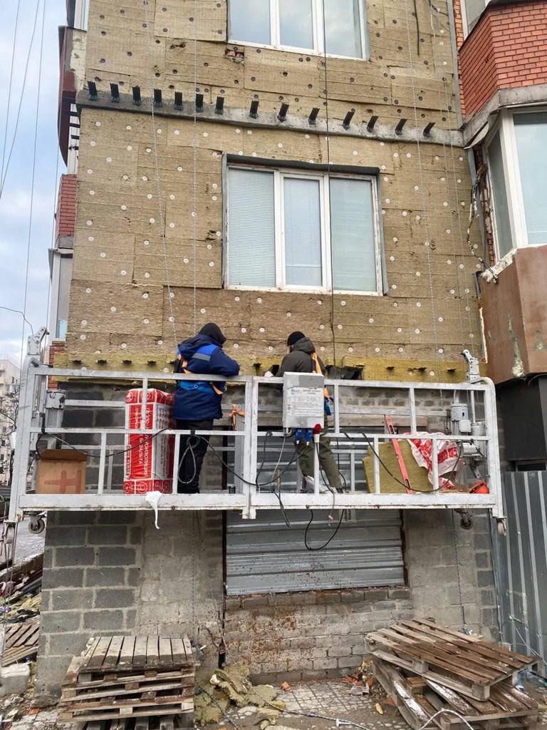 Бригады из Чувашии продолжают восстановление жилых домов в Мариуполе Бригады из Чувашии продолжают восстановление жилых домов в Мариуполе