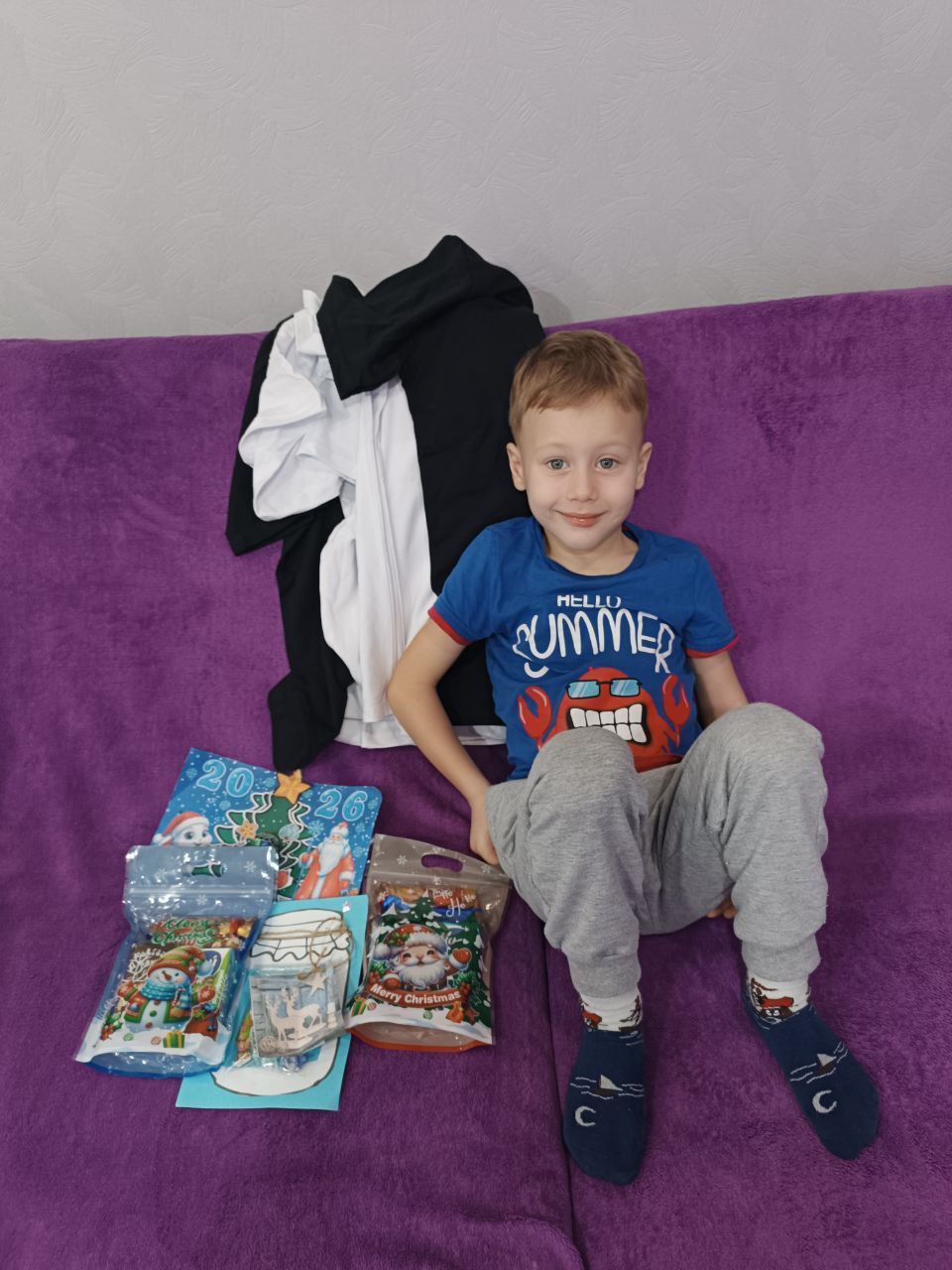 Валерия Петрусевич: Еще немного кадров с момента вручения сладких подарков деткам из Мариуполя