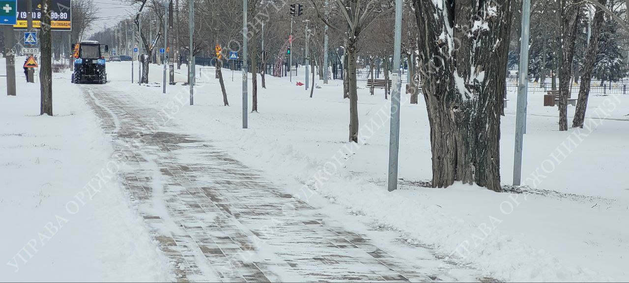 Оперативно: снег выпал — службы уже на посту! Оперативно: снег выпал — службы уже на посту!