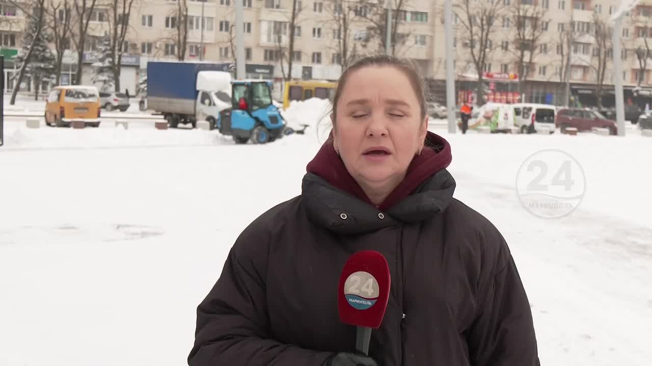 Мариуполь борется со снегопадом: коммунальщики работают в усиленном режиме