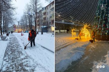В Мариуполе коммунальщики освобождают от снега общественные пространства