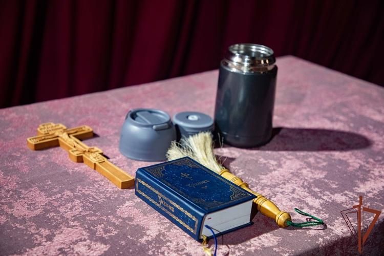 В ДНР командующий группировкой войск национальной гвардии вручил награды отличившимся сотрудникам В ДНР командующий группировкой войск национальной гвардии вручил награды отличившимся сотрудникам