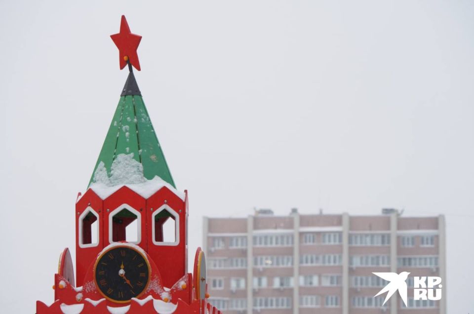 Улицы Мариуполя засыпало снегом