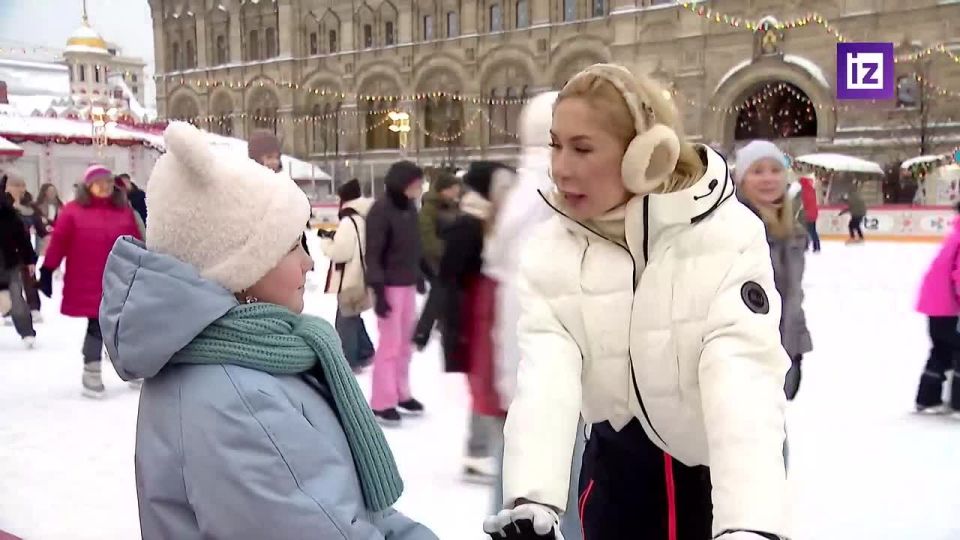 Председатель партии "Новые люди" Алексей Нечаев принял участие во Всероссийской акции "Елка желаний" и исполнил новогодние мечты трех детей