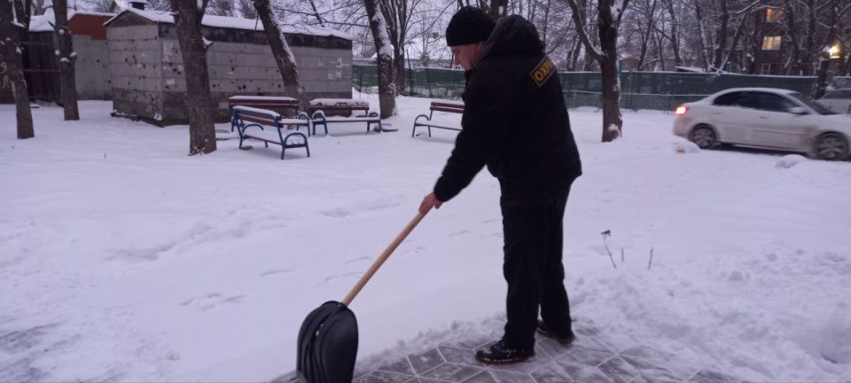 Боремся со снегом оперативно Боремся со снегом оперативно