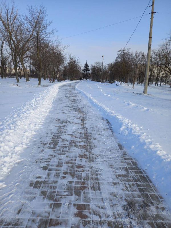 Как борются со снегом на улицах города Как борются со снегом на улицах города