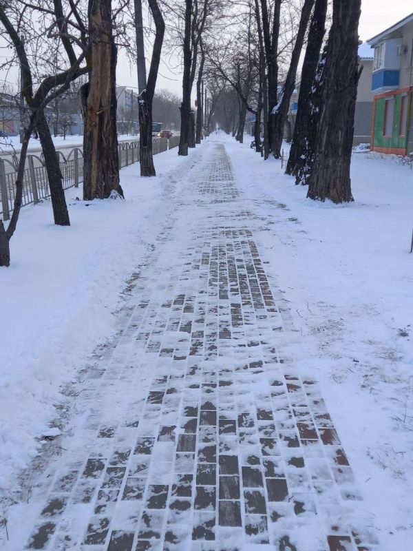 Как борются со снегом на улицах города Как борются со снегом на улицах города