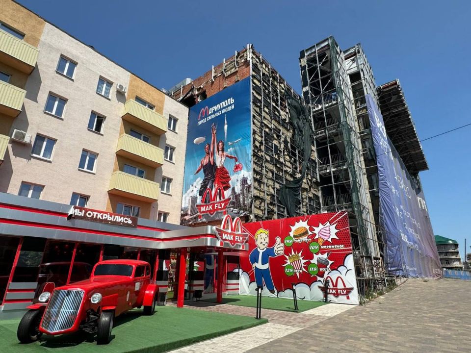 Александр Малькевич: Из Мариуполя с любовью.... Я к вам снова с фотографиями прекрасного Мариуполя! Города, который для меня – не просто точка на карте, а место, связанное с особыми чувствами, так как мой родной... Александр Малькевич: Из Мариуполя с любовью.... Я к вам снова с фотографиями прекрасного Мариуполя! Города, который для меня – не просто точка на карте, а место, связанное с особыми чувствами, так как мой родной...