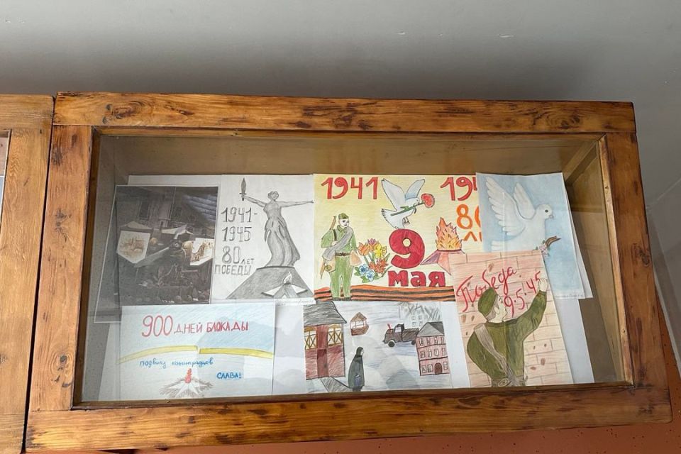 Спецназ Росгвардии провел для мариупольских школьников урок мужества Спецназ Росгвардии провел для мариупольских школьников урок мужества